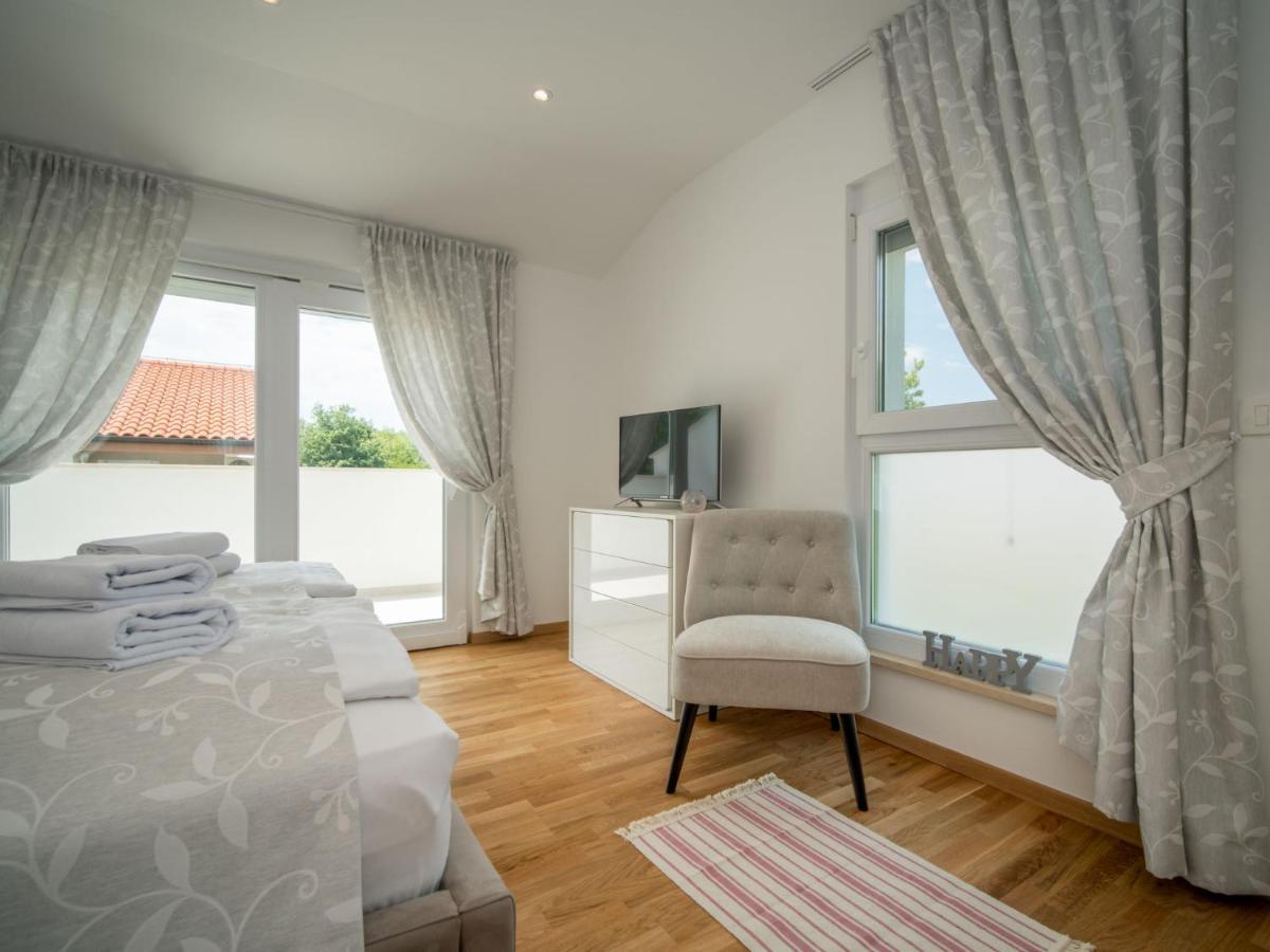 Holiday Home Andela By Interhome Dobrinj Eksteriør billede